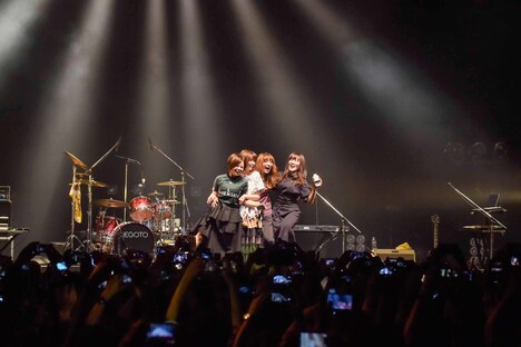 ねごと「ねごとワンマンツアー2018 『SOAK』-FINAL-」の様子。（Photo by AZUSA TAKADA）