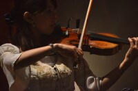 ネギストリングスによる演奏の様子。