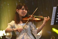 ネギストリングスによる演奏の様子。
