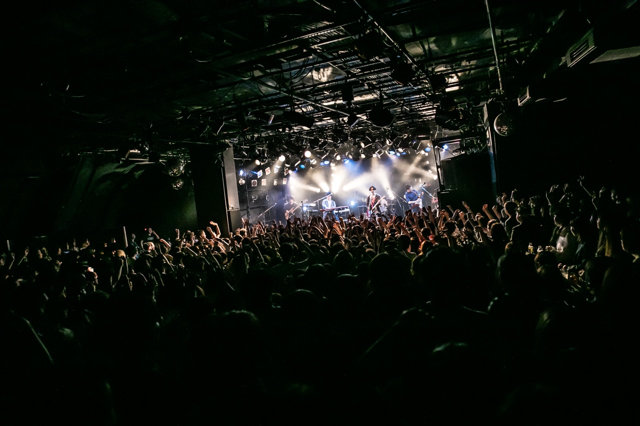 マカロニえんぴつ「マカロックツアーvol.5 ～朝食抜いたら超SHOCK篇～」東京・渋谷CLUB QUATTRO公演の様子。（撮影：中山優司）
