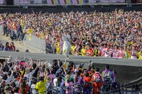 「ももクロ 春の一大事 2018 in 東近江市 ～笑顔のチカラ つなげるオモイ～」の様子。（Photo by HAJIME KAMIIISAKA+Z）
