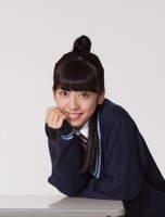 天文部の部長・丹羽遼子役の真山りか。