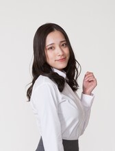 教育実習生・早乙女永恋役の都丸紗也華。