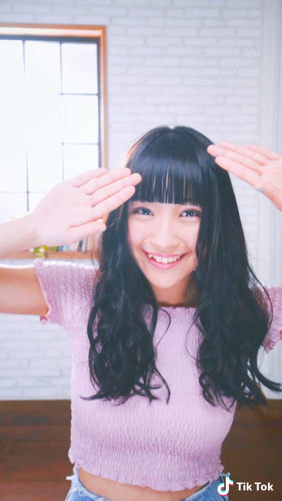 浅川梨奈（SUPER☆GiRLS）