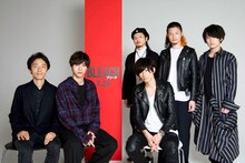 左から佐藤信介監督、福士蒼汰、[ALEXANDROS]。