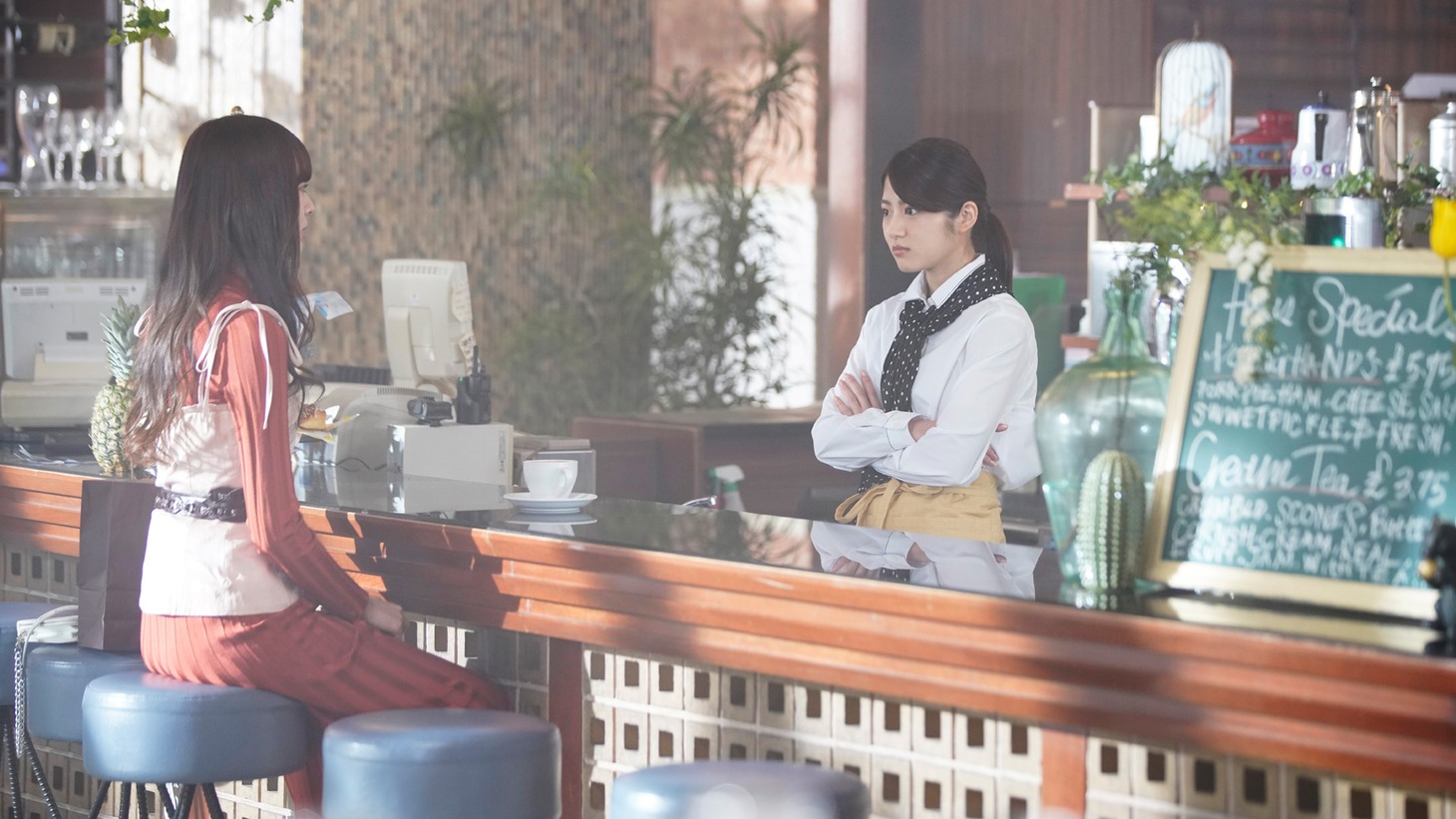 梅澤美波と若月佑美。
