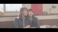 衛藤美彩と久保史緒里。
