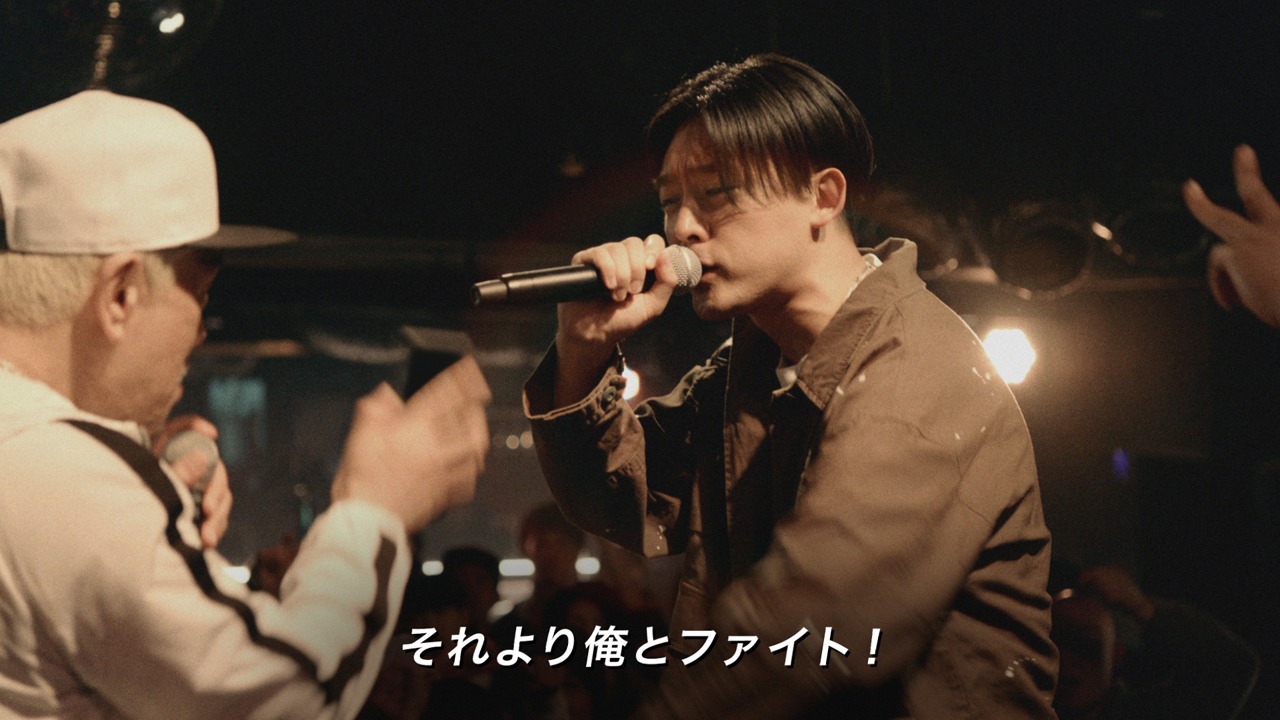 タウンワークのCM「ラップバトル」編のワンシーン。