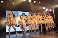 寸劇「はちみつロケット総選挙」の様子。