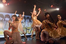 AKB48「フライングゲット」をカバーするはちみつロケット。