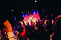 あっこゴリラ「ゲリラゴー ONE MAN TOUR」初日公演の様子。