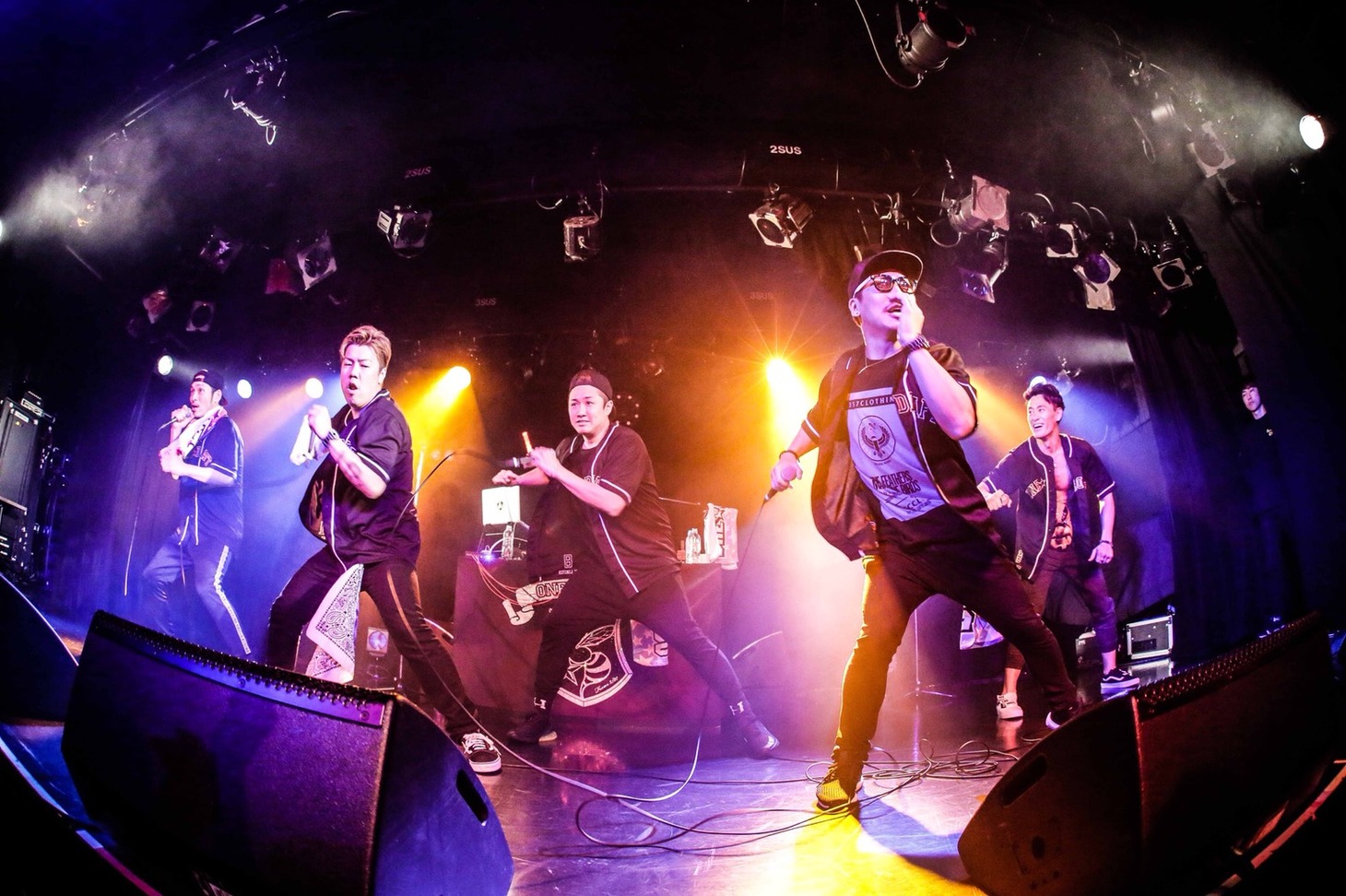 ONE☆DRAFT「ONE☆DRAFT TOUR 2018『Bee Alive vol,11』」大阪・BananaHall公演の様子。（撮影：森好弘）