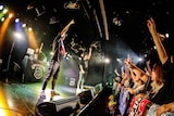 ONE☆DRAFT「ONE☆DRAFT TOUR 2018『Bee Alive vol,11』」大阪・BananaHall公演の様子。(撮影:森好弘)