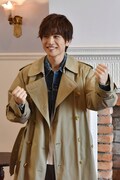 日本テレビ系「崖っぷちホテル！」メイキング写真より岩田剛典。(c)NTV