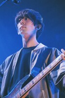 ナカヤーン（B, Cho）（撮影：トヤマタクロウ）