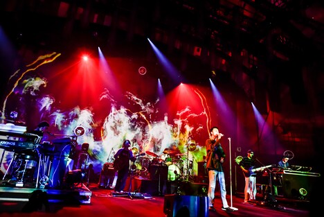 Suchmos「Suchmos "YOU'VE GOT THE WORLD TOUR"」神奈川・パシフィコ横浜 国立大ホールの様子。(Photo by Shun Komiyama)