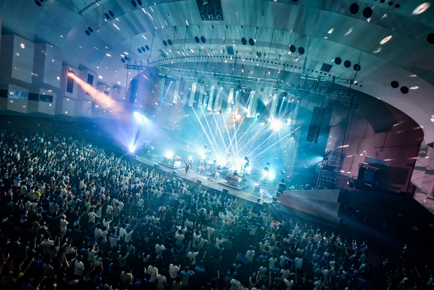 Suchmos「Suchmos "YOU'VE GOT THE WORLD TOUR"」神奈川・パシフィコ横浜 国立大ホールの様子。（Photo by Shun Komiyama）