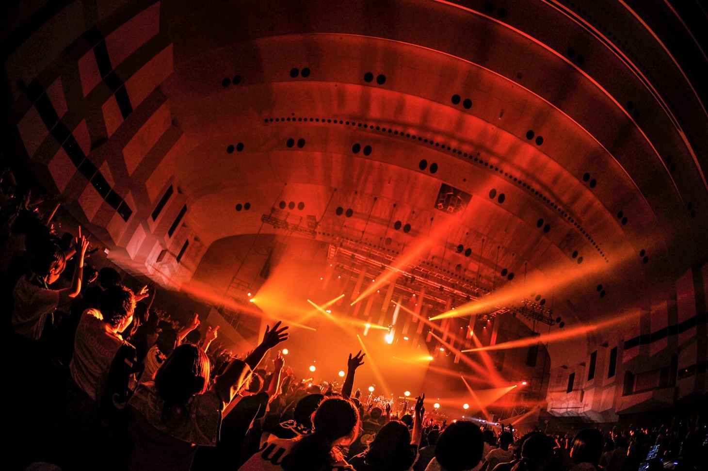 Suchmos「Suchmos "YOU'VE GOT THE WORLD TOUR"」神奈川・パシフィコ横浜 国立大ホールの様子。（Photo by Shohei Maekawa）