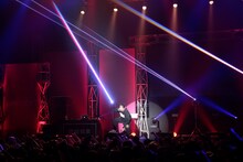 「uP!!!NEXT 岡崎体育～岡崎体育(￥0)～」の様子。（撮影：小境勝巳）