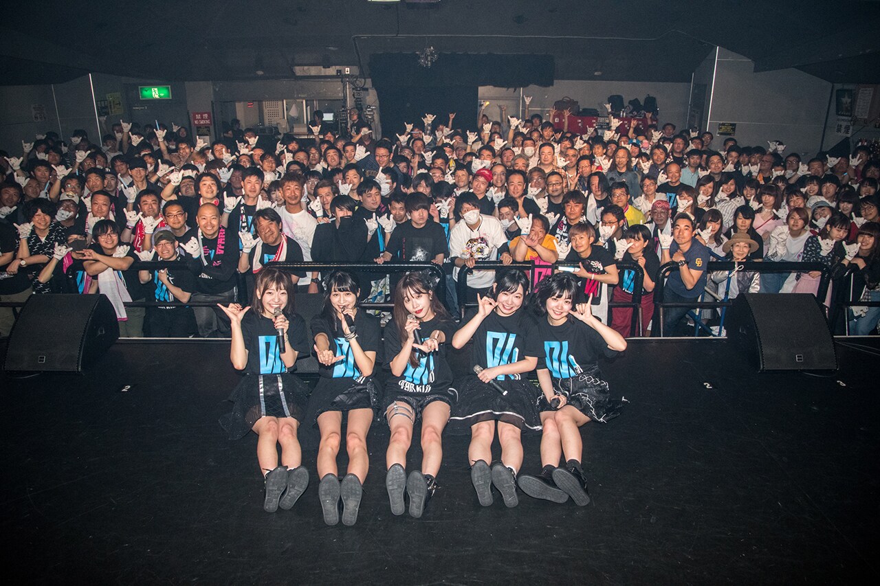 DEAR KISS、元GEM伊山摩穂を迎えた5人体制で新たなスタート