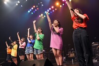 「転校少女歌撃団 5thワンマンライブ ～THE LAST GIGS～」の様子。