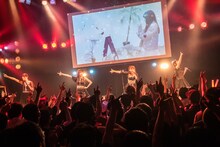 DEAR KISS「DEAREST DREAM」東京・TSUTAYA O-WEST公演の様子。（写真提供：FIFTY-FIFTY inc.）