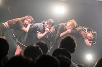 DEAR KISS「DEAREST DREAM」東京・TSUTAYA O-WEST公演の様子。（写真提供：FIFTY-FIFTY inc.）