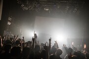 DEAR KISS「DEAREST DREAM」東京・TSUTAYA O-WEST公演の様子。（写真提供：FIFTY-FIFTY inc.）