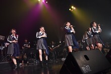 「転校少女歌撃団 5thワンマンライブ ～THE LAST GIGS～」の様子。