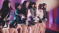 AKB48「Teacher Teacher」ミュージックビデオのワンシーン。(c)AKS / キングレコード