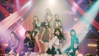 AKB48「Teacher Teacher」ミュージックビデオのワンシーン。(c)AKS / キングレコード