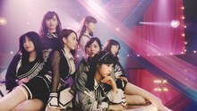 AKB48「Teacher Teacher」ミュージックビデオのワンシーン。(c)AKS / キングレコード