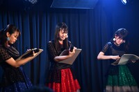 真剣な表情で東京スカイツリーを描くCupitron。