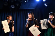 「ロボット」のお題で三者三様の絵を描くCupitron。