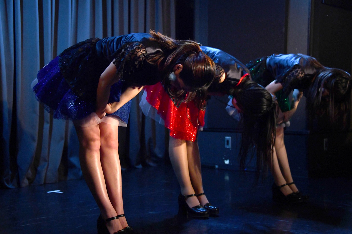 深々と頭を下げるCupitron。