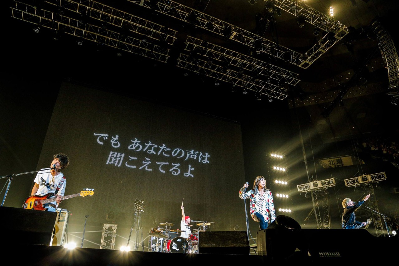 「うるさい」演奏時の様子。（撮影：日吉"JP"純平）