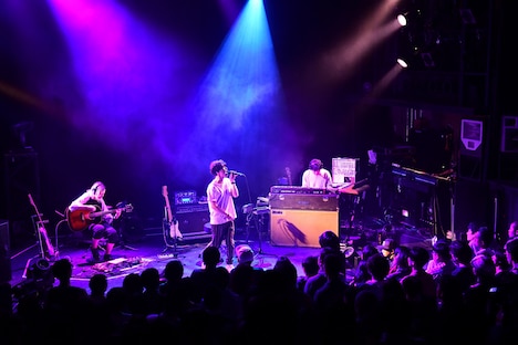 「小袋成彬@渋谷WWW」の様子。（撮影：岸田哲平）