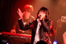 鏡るびい（THE 夏の魔物）（撮影：西槙太一）