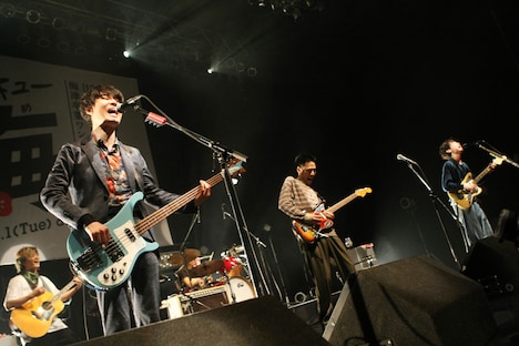 爆弾ジョニーのロマンチック☆安田を迎えて演奏をする忘れらんねえよ。