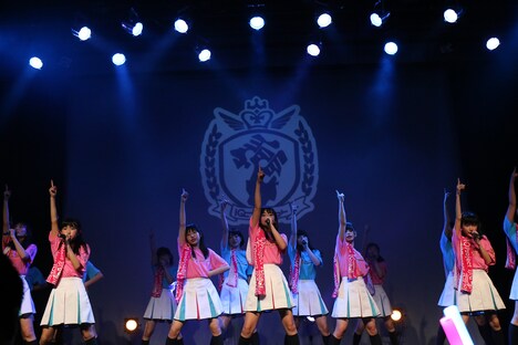 「IQプロジェクト研究生公演～あの子はどっち！？～」の様子。