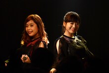 フィロソフィーのダンスの日向ハル（左）と奥津マリリ（右）。