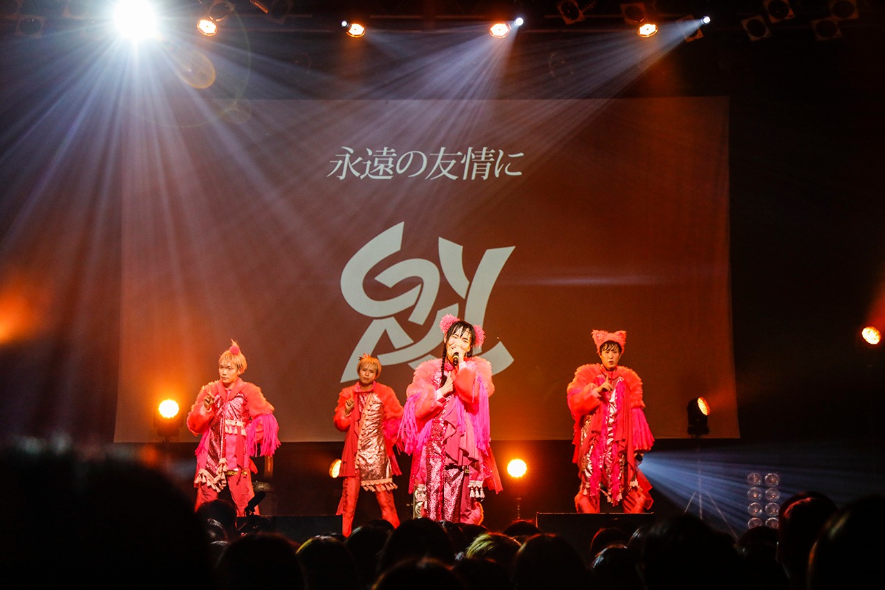 「二丁目の魁カミングアウトの絶対に埋まらないワンマンライブ in Shibuya O-EAST」の様子。（撮影：タマイシンゴ）
