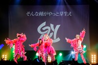 「二丁目の魁カミングアウトの絶対に埋まらないワンマンライブ in Shibuya O-EAST」の様子。（撮影：タマイシンゴ）