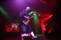 左から鈴木研一、和嶋慎治。