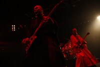 左から鈴木研一、和嶋慎治。