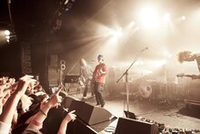 ART-SCHOOL「ART-SCHOOL TOUR 2018『In Colors』」東京・LQUIDROOM公演の様子。（撮影：中野敬久）