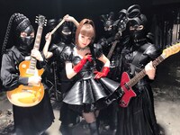 春奈るなとバンドメンバー。