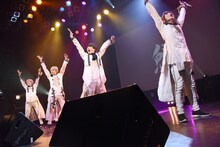 「二丁目の魁カミングアウトの絶対に埋まらないワンマンライブ in Shibuya O-EAST」の様子。