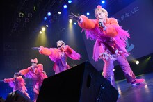 「二丁目の魁カミングアウトの絶対に埋まらないワンマンライブ in Shibuya O-EAST」の様子。（撮影：タマイシンゴ）