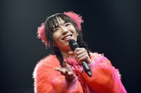 ぺいにゃむにゃむ（撮影：タマイシンゴ）